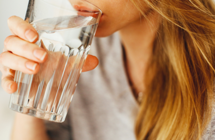 Ile wody dziennie? Sprawdź ile litrów wody należy spożywać w ciągu dnia!